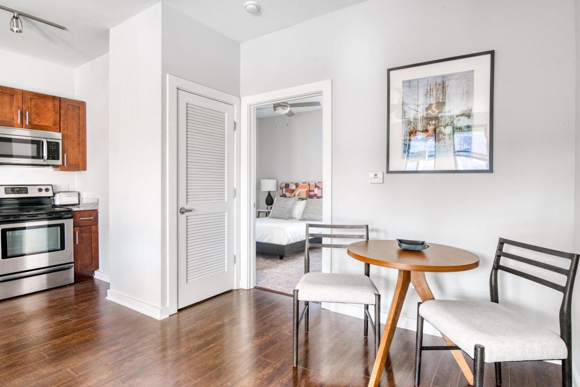 Cozysuites Music Row Bold 1br W Free Parking * Nashville